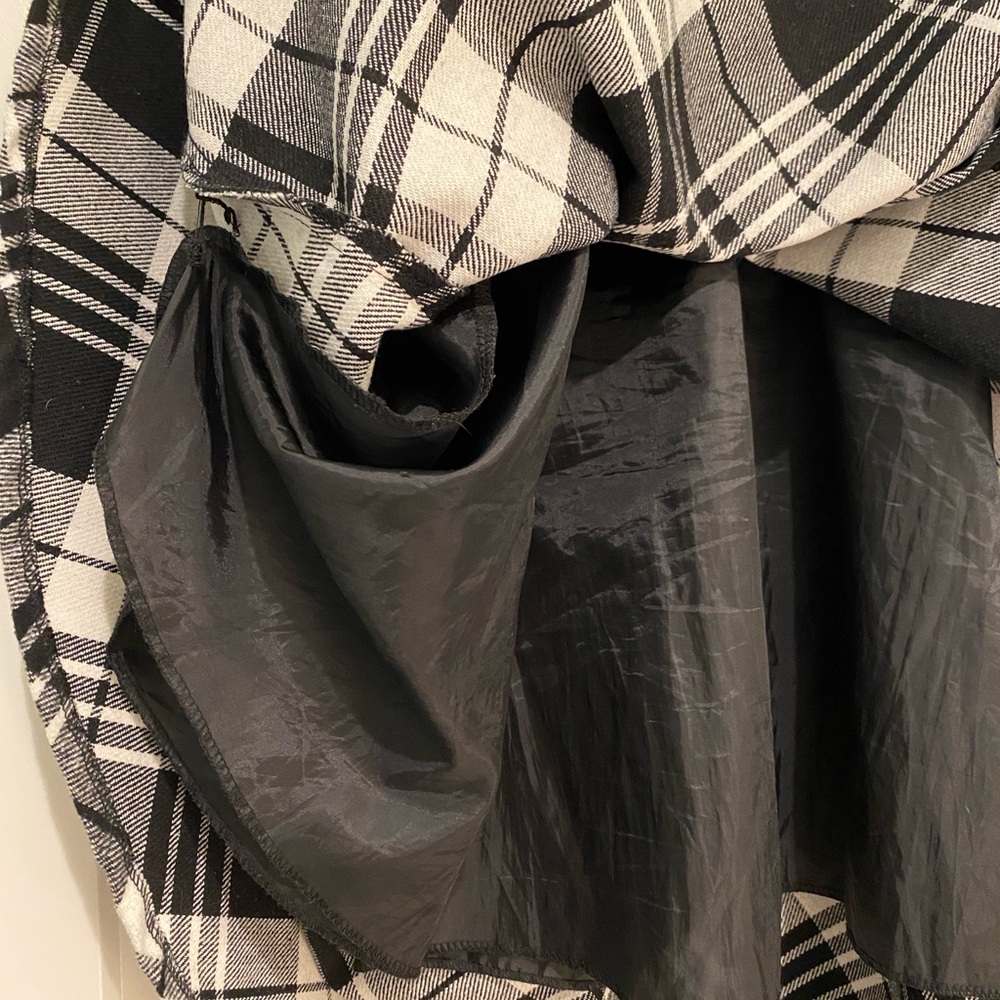 Amazon Monochrome Plaid Midi Skirt w/ Faux Leather Trimmed Pockets, size XL - Picture 6 of 7